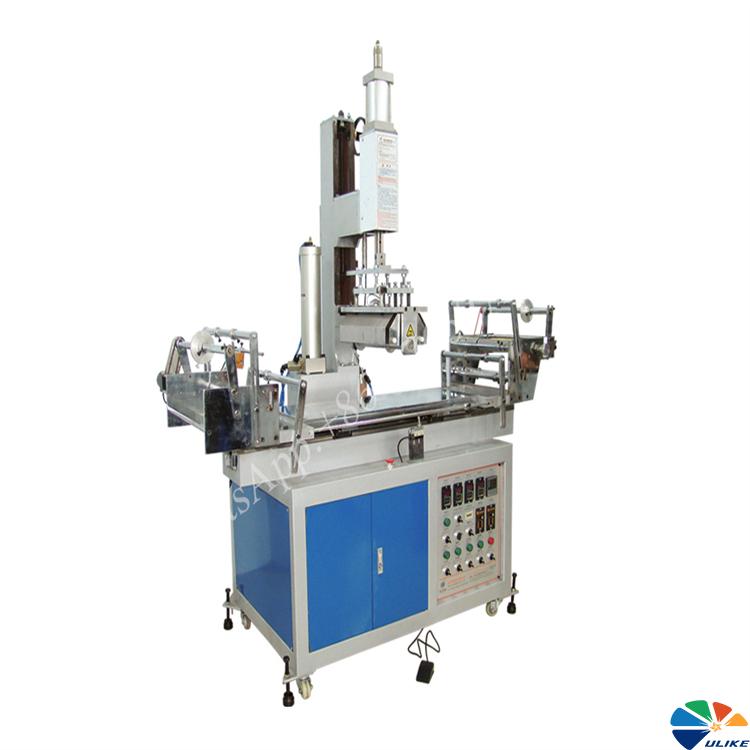 Heat printing machine for curved surface product