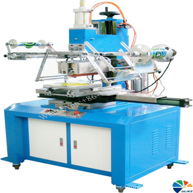 Heat printing machine for flat and curved product